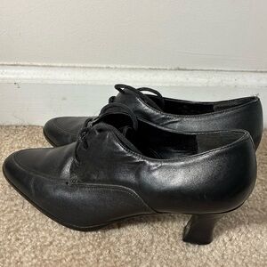Hillard & Hanson Black Heeled Shoes Size 6.5